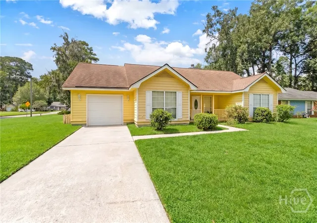 Photo 2 of Single family home for sale at 98 Red Fox Dr, Savannah, GA 31419 | MLS# SA362548 | Listing updated on 2026-08-27