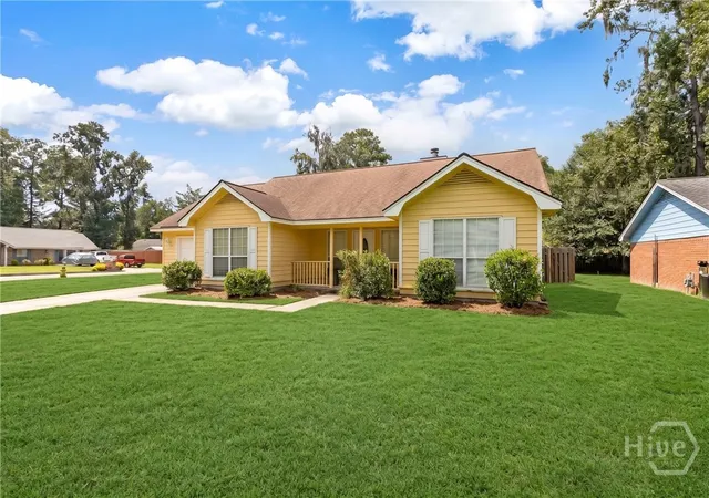 Photo 3 of Single family home for sale at 98 Red Fox Dr, Savannah, GA 31419 | MLS# SA362548 | Listing updated on 2026-08-27