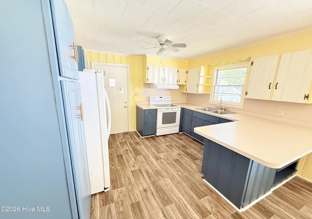 Photo 2 of Single family home for sale at 501 N Chestnut St, Mount Olive, NC 28365 | MLS# 100597498 | Listing updated on 2026-08-19