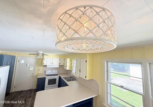 Photo 3 of Single family home for sale at 501 N Chestnut St, Mount Olive, NC 28365 | MLS# 100597498 | Listing updated on 2026-08-19