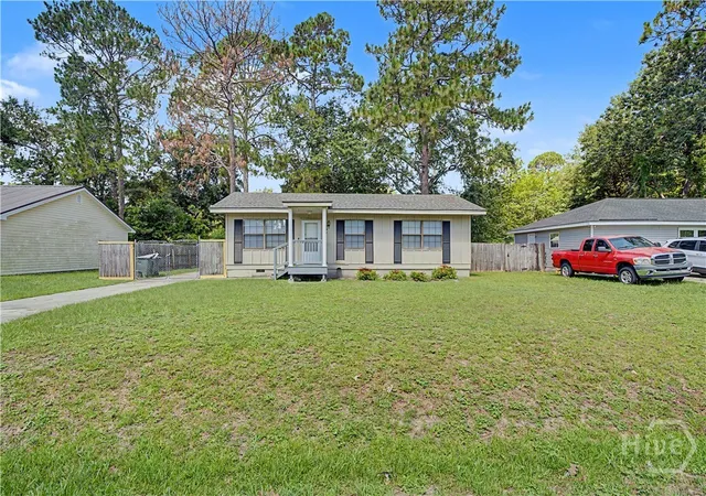 Photo 3 of Single family home for sale at 241 Pointe S Dr, Hinesville, GA 31313 | MLS# SA360869 | Listing updated on 2026-08-19