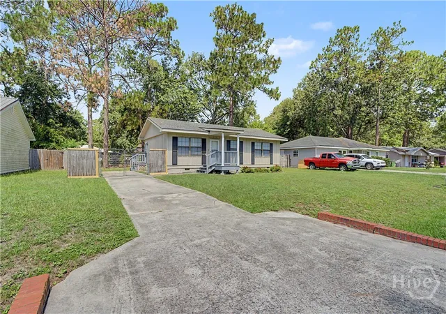 Photo 3 of Single family home for sale at 241 Pointe S Dr, Hinesville, GA 31313 | MLS# SA360869 | Listing updated on 2026-08-19