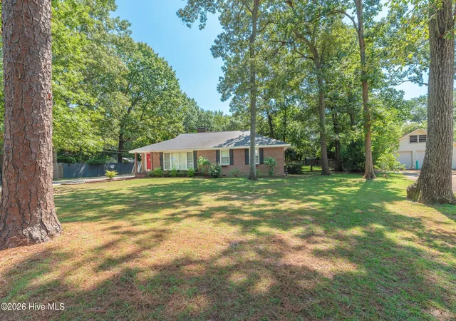 Photo 3 of Single family home for sale at 210 Dunbarton Cir Se, Aiken, SC 29803 | MLS# 100598939 | Listing updated on 2026-10-02