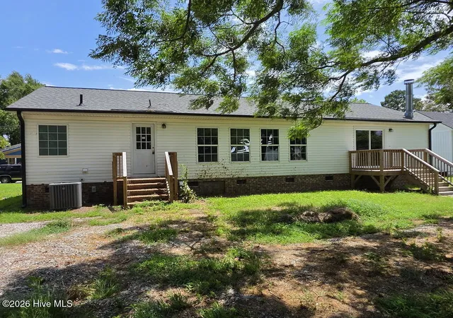 Photo 3 of Single family home for sale at 104 S Washington St, Pikeville, NC 27863 | MLS# 100598392 | Listing updated on 2026-09-01