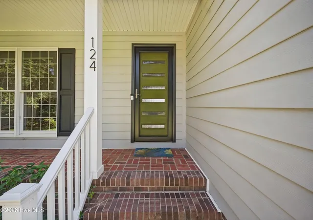 Photo 3 of Single family home for sale at 124 Country Clb Dr, Edenton, NC 27932 | MLS# 100595175 | Listing updated on 2026-09-16