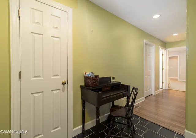 Photo 4 of Single family home for sale at 311 Country Clb Dr, Edenton, NC 27932 | MLS# 100592472 | Listing updated on 2026-10-05