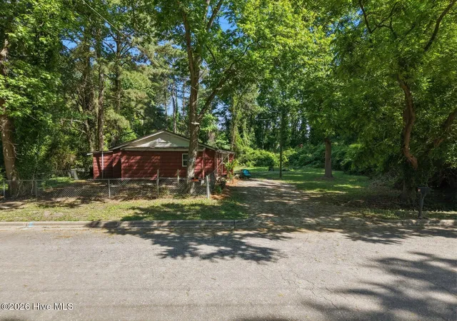 Photo 3 of Single family home for sale at 114 W Washington St, Warsaw, NC 28398 | MLS# 100595252 | Listing updated on 2026-08-20
