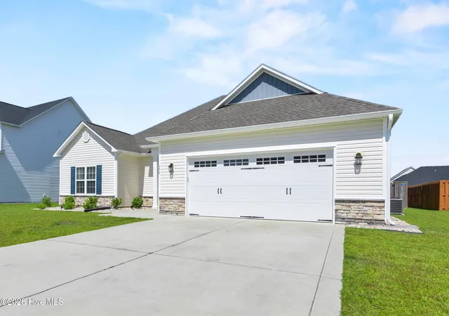 Photo 2 of Single family home for sale at 376 Water Wagon Trl, Jacksonville, NC 28546 | MLS# 100598299 | Listing updated on 2026-08-22