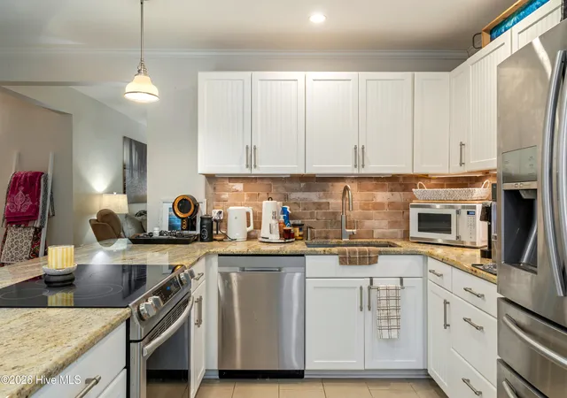 Photo 4 of Condo for sale at 2940 Oleander Dr #G6, Wilmington, NC 28403 | MLS# 100591802 | Listing updated on 2026-09-25