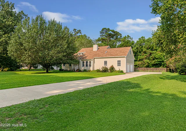 Photo 2 of Single family home for sale at 415 Hillcrest Dr, Morehead City, NC 28557 | MLS# 100592912 | Listing updated on 2026-09-06