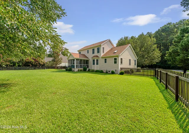 Photo 3 of Single family home for sale at 415 Hillcrest Dr, Morehead City, NC 28557 | MLS# 100592912 | Listing updated on 2026-09-06