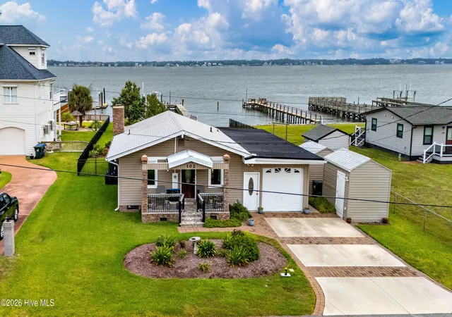 Photo 2 of Single family home for sale at 102 Shoreline Dr, Atlantic Beach, NC 28512 | MLS# 100599192 | Listing updated on 2026-09-01