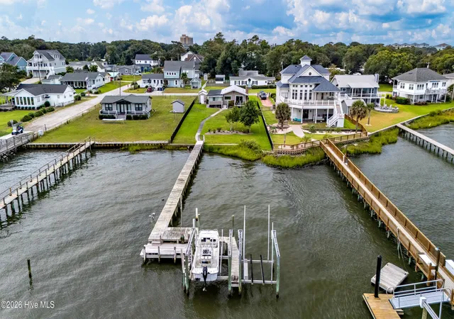 Photo 3 of Single family home for sale at 102 Shoreline Dr, Atlantic Beach, NC 28512 | MLS# 100599192 | Listing updated on 2026-09-01