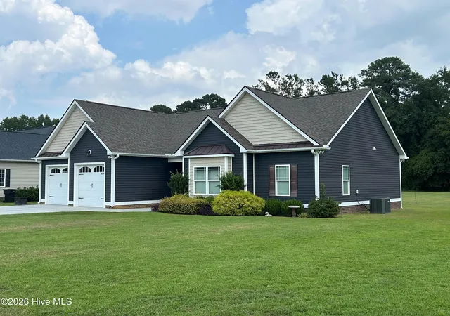 Photo 2 of Single family home for sale at 210 Beaver Dam Dr, Clinton, NC 28328 | MLS# 100599442 | Listing updated on 2026-08-27