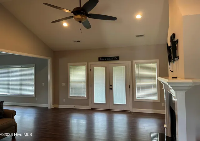 Photo 3 of Single family home for sale at 210 Beaver Dam Dr, Clinton, NC 28328 | MLS# 100599442 | Listing updated on 2026-08-27