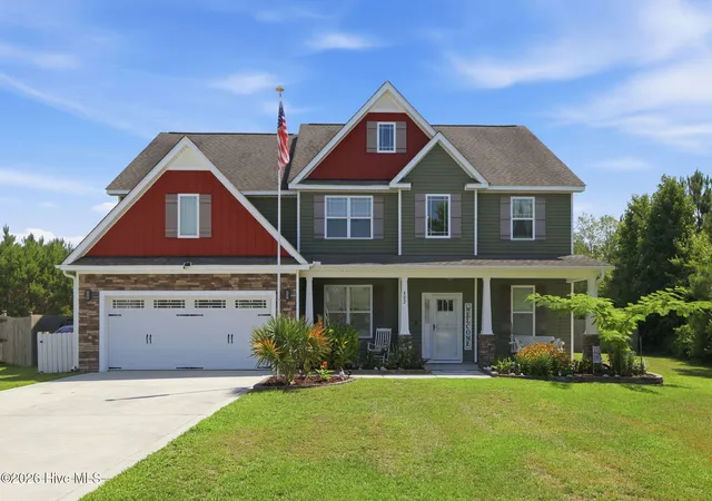 Photo 1 of Single family home for sale at 402 Canoe Ln, Swansboro, NC 28584 | MLS# 100589621 | Listing updated on 2026-09-13