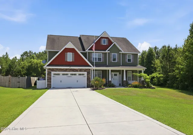 Photo 3 of Single family home for sale at 402 Canoe Ln, Swansboro, NC 28584 | MLS# 100589621 | Listing updated on 2026-09-13