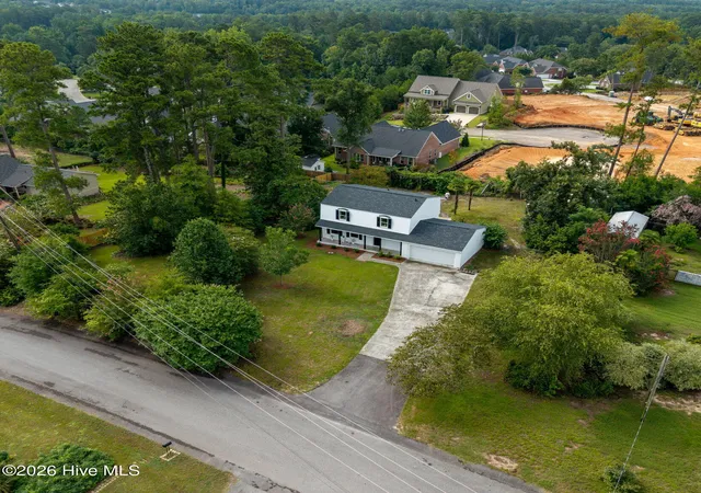 Photo 3 of Single family home for sale at 1 Mayfield Ct, North Augusta, SC 29860 | MLS# 100593892 | Listing updated on 2026-10-21