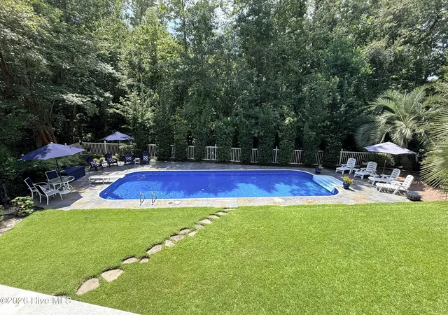Photo 2 of Single family home for sale at 722 S Paisley Ct, Wilmington, NC 28409 | MLS# 100598318 | Listing updated on 2026-09-09
