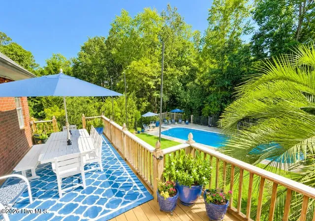 Photo 3 of Single family home for sale at 722 S Paisley Ct, Wilmington, NC 28409 | MLS# 100598318 | Listing updated on 2026-09-09