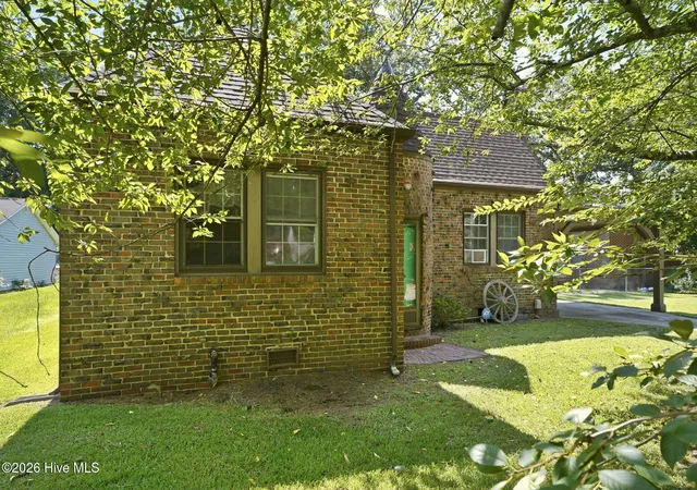 Photo 4 of Single family home for sale at 112 S Audubon Ave, Goldsboro, NC 27530 | MLS# 100594843 | Listing updated on 2026-10-09