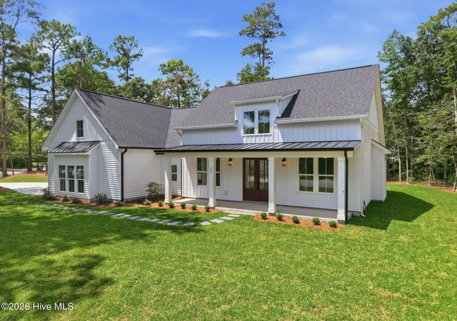 Photo 1 of Single family home for sale at 105 S Belvedere Dr, Hampstead, NC 28443 | MLS# 100594730 | Listing updated on 2026-09-10