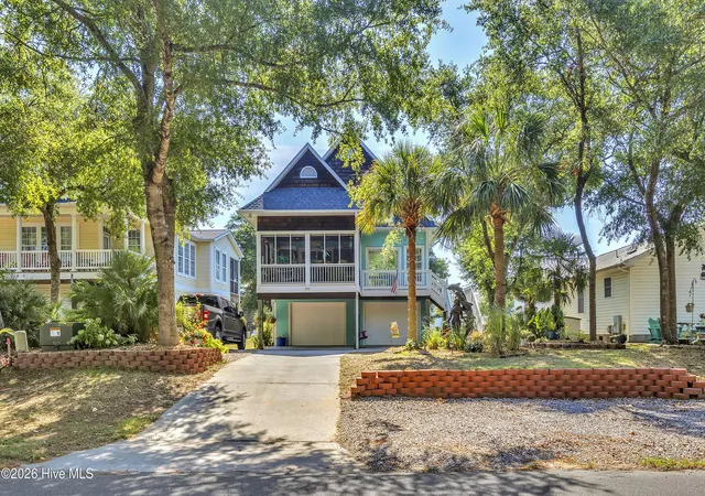 Photo 4 of Single family home for sale at 204 NE 60th Street, Oak Island, NC 28465 | MLS# 100589568 | Listing updated on 2026-08-21