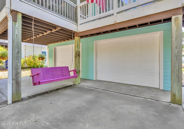 Photo 5 of Single family home for sale at 204 NE 60th Street, Oak Island, NC 28465 | MLS# 100589568 | Listing updated on 2026-08-21