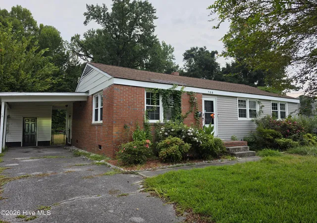 Photo 1 of Single family home for sale at 708 Barn St, Jacksonville, NC 28540 | MLS# 100598602 | Listing updated on 2026-10-03