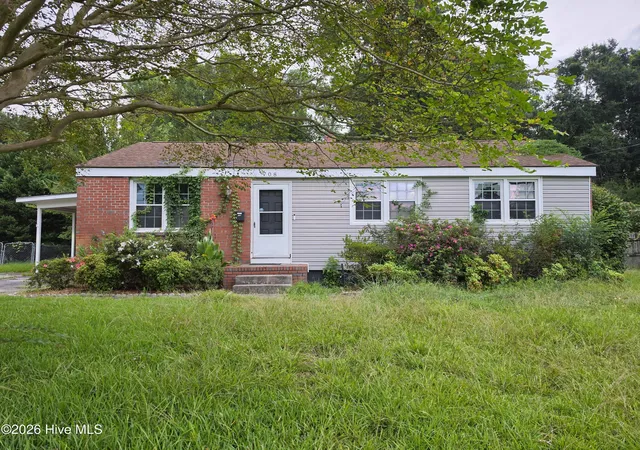 Photo 2 of Single family home for sale at 708 Barn St, Jacksonville, NC 28540 | MLS# 100598602 | Listing updated on 2026-10-03