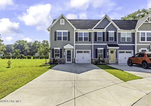 Photo 2 of Townhouse for sale at 2061 Parow Ln Nw, Calabash, NC 28467 | MLS# 100597307 | Listing updated on 2026-09-15