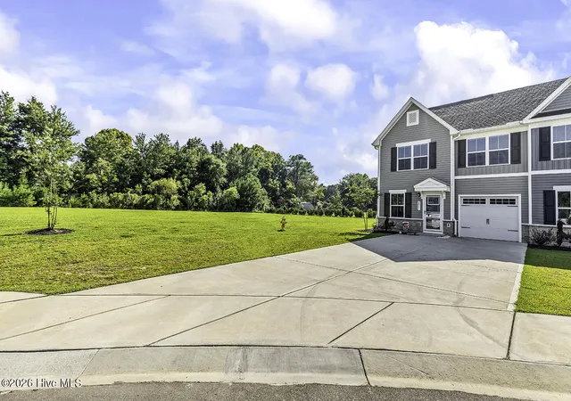 Photo 3 of Townhouse for sale at 2061 Parow Ln Nw, Calabash, NC 28467 | MLS# 100597307 | Listing updated on 2026-09-15