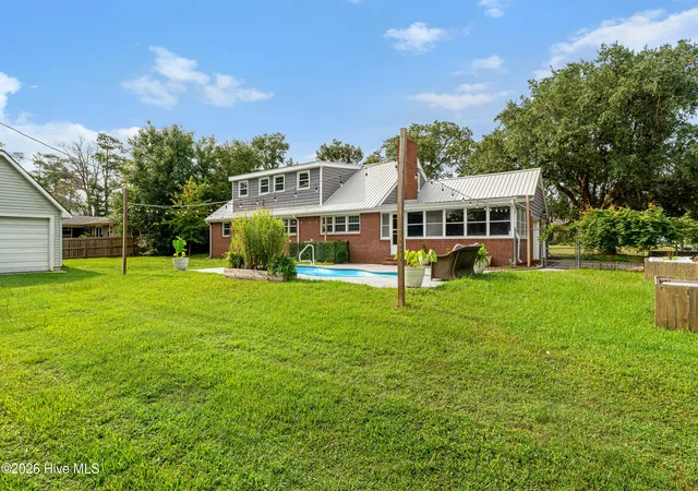 Photo 4 of Single family home for sale at 5010 Midyette Ave, Morehead City, NC 28557 | MLS# 100595665 | Listing updated on 2026-09-30