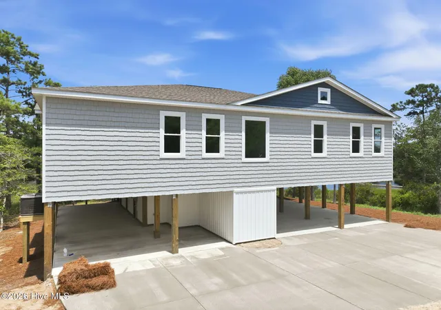 Photo 2 of Single family home for sale at 204 Ashley Pl, Swansboro, NC 28584 | MLS# 100591044 | Listing updated on 2026-09-04