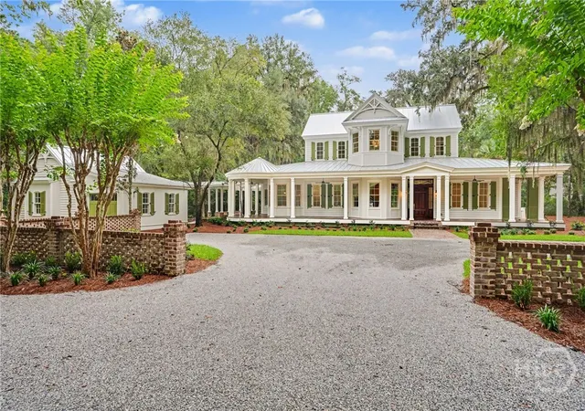 2nd image of 328 Ogeechee Ln, Richmond Hill, GA 31324 | MLS# SA362632