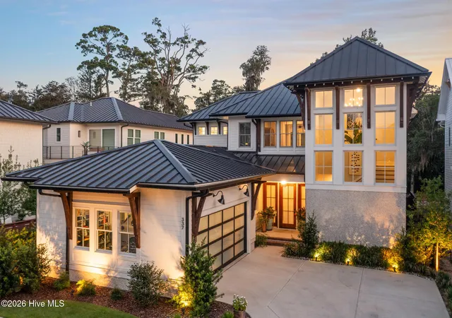 Photo 1 of Single family home for sale at 337 Airlie Rd, Wilmington, NC 28403 | MLS# 100599047 | Listing updated on 2026-09-06