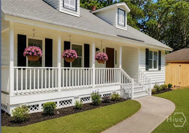Photo 1 of Single family home for sale at 135 Backshell Rd, Savannah, GA 31404 | MLS# SA363134 | Listing updated on 2026-09-18
