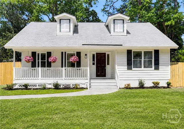 Photo 2 of Single family home for sale at 135 Backshell Rd, Savannah, GA 31404 | MLS# SA363134 | Listing updated on 2026-09-18