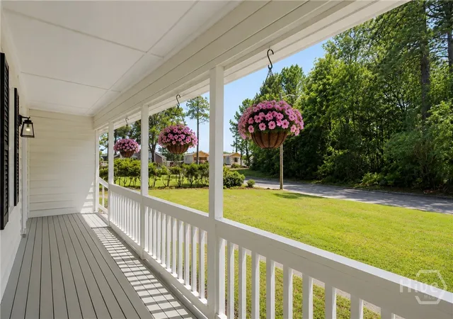 Photo 3 of Single family home for sale at 135 Backshell Rd, Savannah, GA 31404 | MLS# SA363134 | Listing updated on 2026-09-18