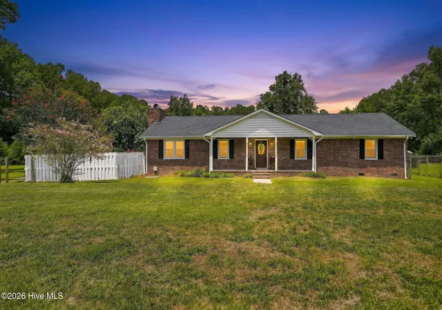 Photo 2 of Single family home for sale at 1101 Porters Ln Rd, Rocky Point, NC 28457 | MLS# 100586567 | Listing updated on 2026-09-23