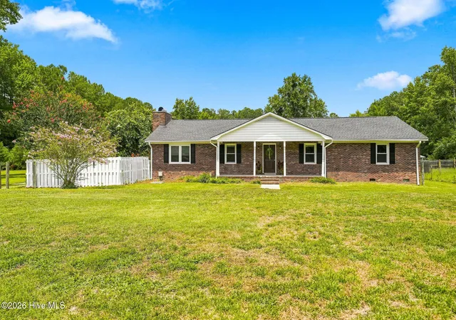 Photo 3 of Single family home for sale at 1101 Porters Ln Rd, Rocky Point, NC 28457 | MLS# 100586567 | Listing updated on 2026-09-23