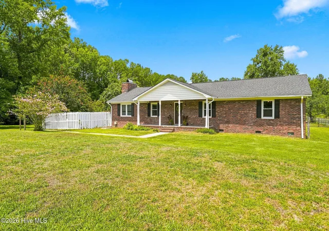 Photo 3 of Single family home for sale at 1101 Porters Ln Rd, Rocky Point, NC 28457 | MLS# 100586567 | Listing updated on 2026-09-23