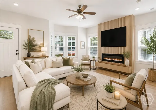 Photo 4 of Single family home for sale at 615 E 38th Street, Savannah, GA 31401 | MLS# SA361857 | Listing updated on 2026-09-12