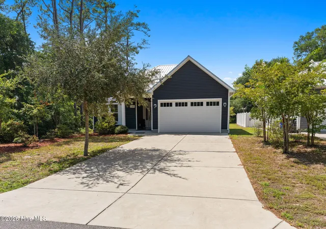 Photo 4 of Single family home for sale at 109 Nw 24Th St, Oak Island, NC 28465 | MLS# 100598160 | Listing updated on 2026-09-16