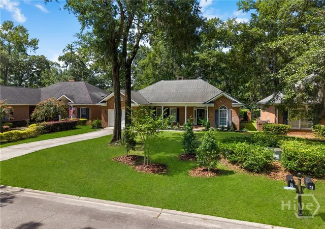 Photo 3 of Single family home for sale at 8 Laurel Oak Ct, Savannah, GA 31405 | MLS# SA363049 | Listing updated on 2026-09-18