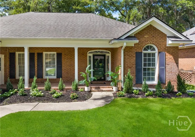 Photo 3 of Single family home for sale at 8 Laurel Oak Ct, Savannah, GA 31405 | MLS# SA363049 | Listing updated on 2026-09-18