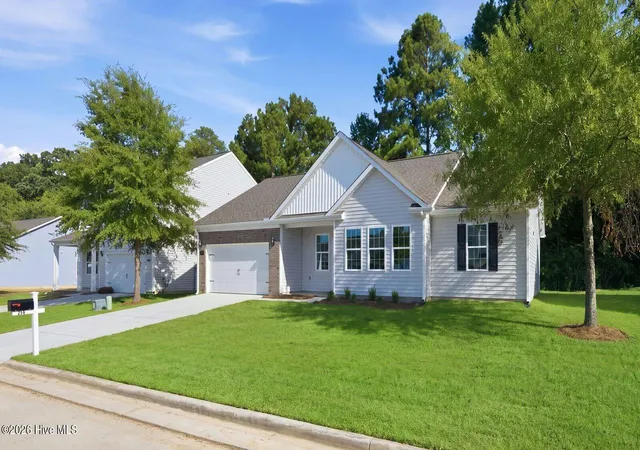 Photo 3 of Single family home for sale at 256 Lake Tyler Dr, New Bern, NC 28560 | MLS# 100582256 | Listing updated on 2026-09-20
