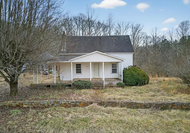 Photo 2 of Single family home for sale at 1917 Fairview Rd, Andrews, NC 28901 | MLS# 98500290 | Listing updated on 2026-08-18
