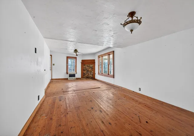 Photo 3 of Single family home for sale at 1917 Fairview Rd, Andrews, NC 28901 | MLS# 98500290 | Listing updated on 2026-08-18