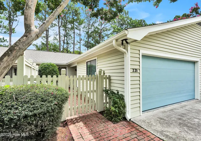 Photo 1 of Townhouse for sale at 221 Inland Greens Cir, Wilmington, NC 28405 | MLS# 100590761 | Listing updated on 2026-09-17
